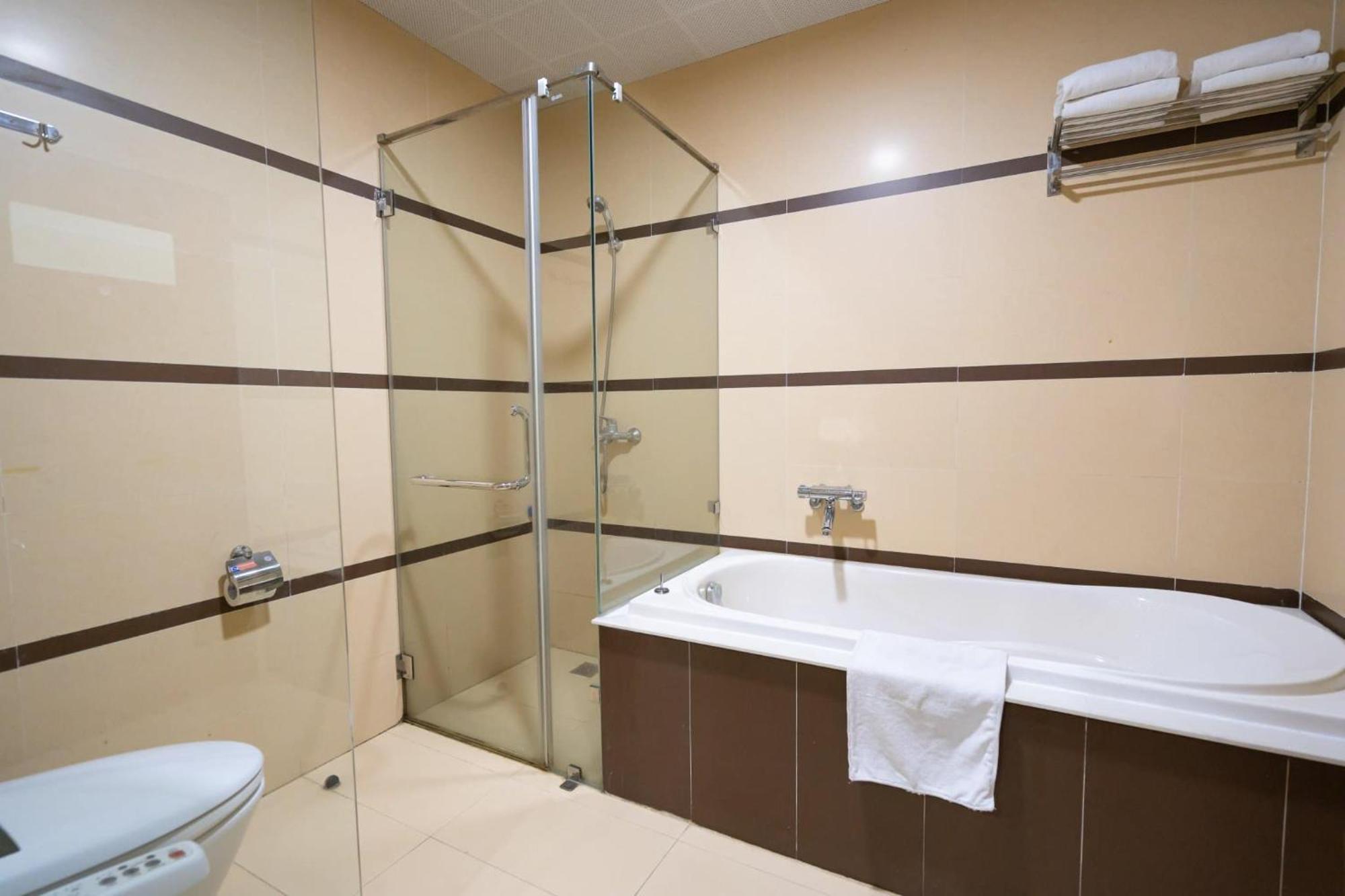 Cindy Hotel & Apartments - Khach San Can Ho O Trung Tam Tp Hai Phong Exterior photo